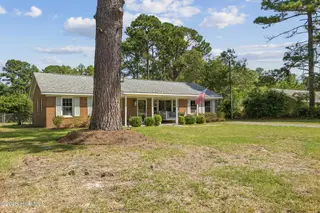 5137 Lord Byron Road, Wilmington, NC 28405 — 3-bedroom home in Kings Grant, Wilmington, NC, photo 2 of 35: IMG_7170 (1)