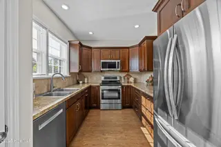 1010 Avenshire Circle, Wilmington, NC 28412 – photo 5: Kitchen