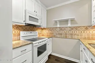 814 River Hill Drive, Greenville, NC 27858 – photo 12: 24-web-or-mls-IMG_3486