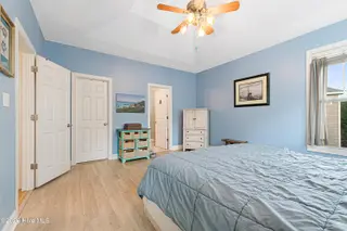 711 Captains Point, Beaufort, NC 28516 – photo 17: Primary bedroom