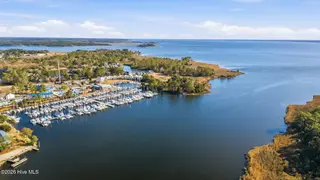 5705 425 Gondolier Drive, New Bern, NC 28560 – photo 16: 15-web-or-mls-59-print-DJI_2025122214125