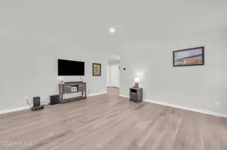 1053 Sharron Creek Drive, Shallotte, NC 28470 — 3-bedroom home in Sharron Creek Crossing, Shallotte, NC, photo 6 of 36: 1053 sharron crk dr-00009