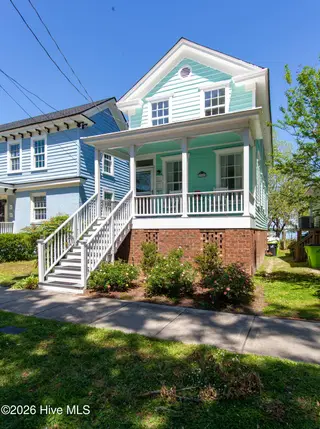 704 E Front Street, New Bern, NC 28560 – photo 2: 20240423-_MG_9102