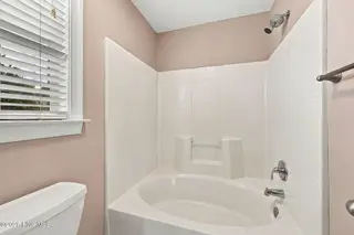 2205 Penncross Drive, Greenville, NC 27834 — 3-bedroom home in Meadow Woods, Greenville, NC, photo 18 of 37: 21-web-or-mls-BLS_0236