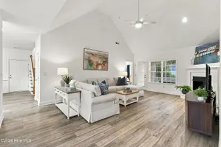 431 Lansdowne Road, Wilmington, NC 28409 – photo 7: 007_431_lansdowne_road_wilmington-7_204