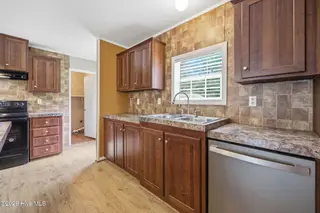 172 Gray Squirrel Lane, Newport, NC 28570 – photo 17: 25-web-or-mls-IMG_2317