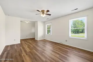 703 Oxford Drive, Morehead City, NC 28557 – photo 4: large-019e1c7f-b5d9-7149-ba75-4843d6945a