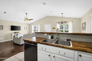 7230 Copperfield Court, Wilmington, NC 28411 – photo 16: Kitchen