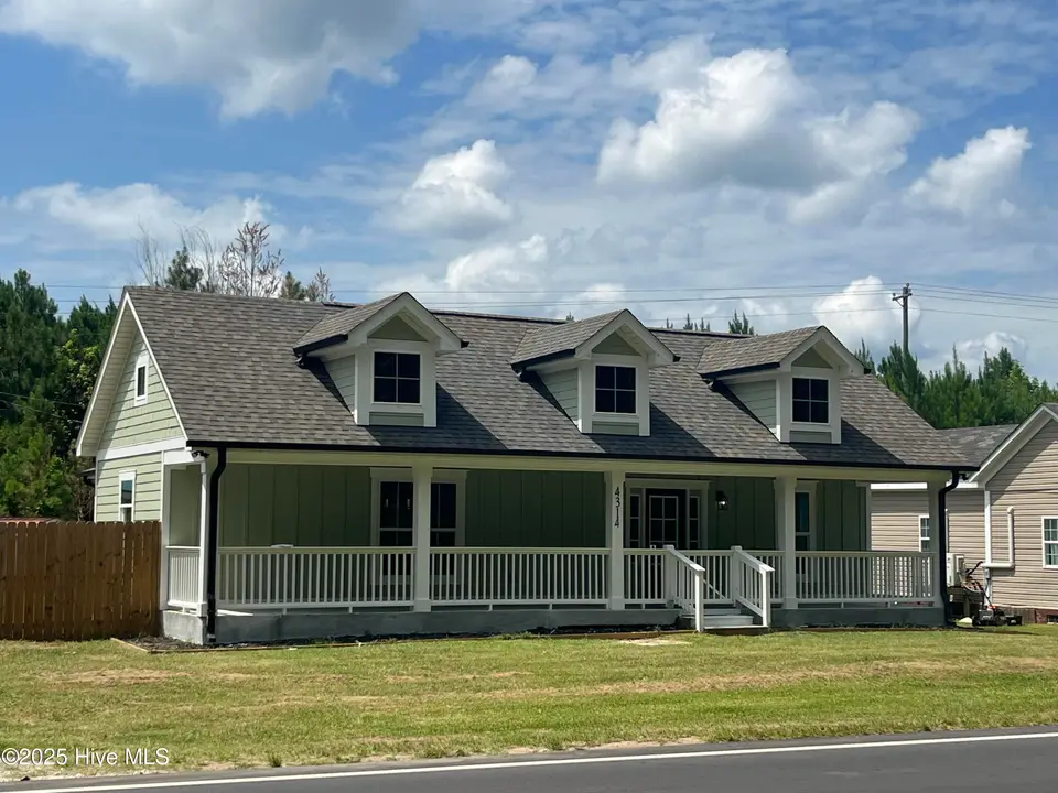 4314 E Nc Highway 53 E, Burgaw, NC 28425 — 3-bedroom home, Burgaw, NC, photo 1 of 56: Front Angle