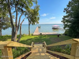 122 Live Oak Circle, Lake Waccamaw, NC 28450 – photo 3: Lakefront
