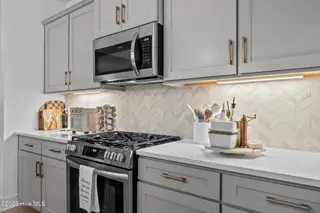 4025 Watersail Drive, Wilmington, NC 28409 – photo 15: Gourmet Kitchen