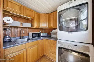 202 W Atlantic Boulevard, Atlantic Beach, NC 28512 – photo 14: 28-web-or-mls-img_3321