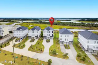 815 N New River Drive B, Surf City, NC 28445 – photo 1: front