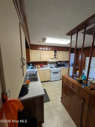 108 S Spence Avenue, Goldsboro, NC 27534 – photo 12: PXL_20251203_153914495