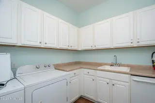 111 Graham Lane, Beaufort, NC 28516 – photo 17: Large Laundry Room