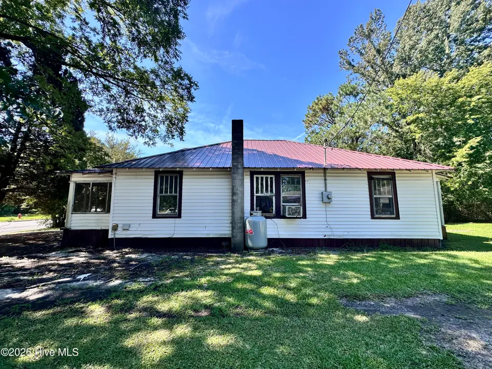 757 Pamlico Street, Belhaven, NC 27810 – photo 1 of 25: IMG_0834