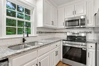 2214 Somerset Drive N, Wilson, NC 27893 — 4-bedroom home in Smith Properties, Wilson, NC, photo 18 of 37: 27-web-or-mls-DSC04626-Edited