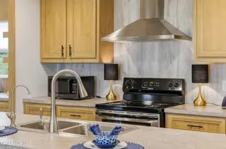2667 Mill Pond Court SE, Bolivia, NC 28422 — 3-bedroom manufactured home in Cypress Lakes, Bolivia, NC, photo 17 of 36