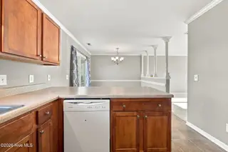 1548 Manning Forest Drive M5, Greenville, NC 27834 – photo 19: 19-web-or-mls-BLS_0047