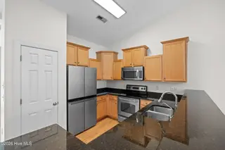 5341 Christian Drive, Wilmington, NC 28403 – photo 15: 13_kitchen