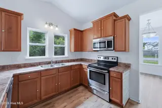 103 Forsythia Court, Jacksonville, NC 28546 — 3-bedroom home in Aragona Village, Jacksonville, NC, photo 13 of 48: DSC03283
