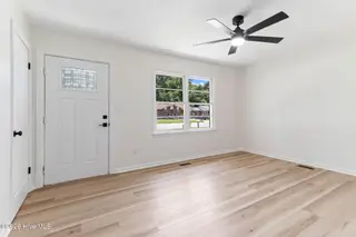 745 W Burkhead Street, Whiteville, NC 28472 – photo 3: Living Room