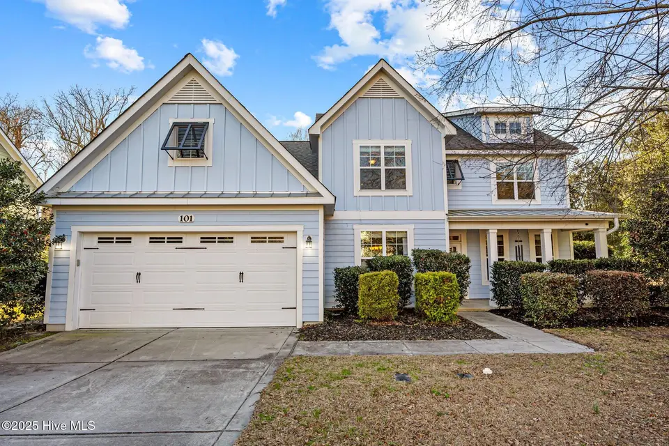 101 Superior Court, Hampstead, NC 28443 — 4-bedroom home in Saltwater Landing, Hampstead, NC, photo 1 of 40: 33-web-or-mls-01
