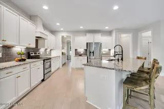 5004 Laurenbridge Lane, Wilmington, NC 28409 – photo 16: CHEFS KITCHEN