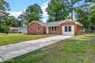 416 Kenwood Drive, Jacksonville, NC 28540 – photo 2