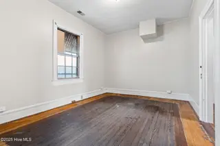 111 Meares Street, Wilmington, NC 28401 – photo 14: Bedroom 1