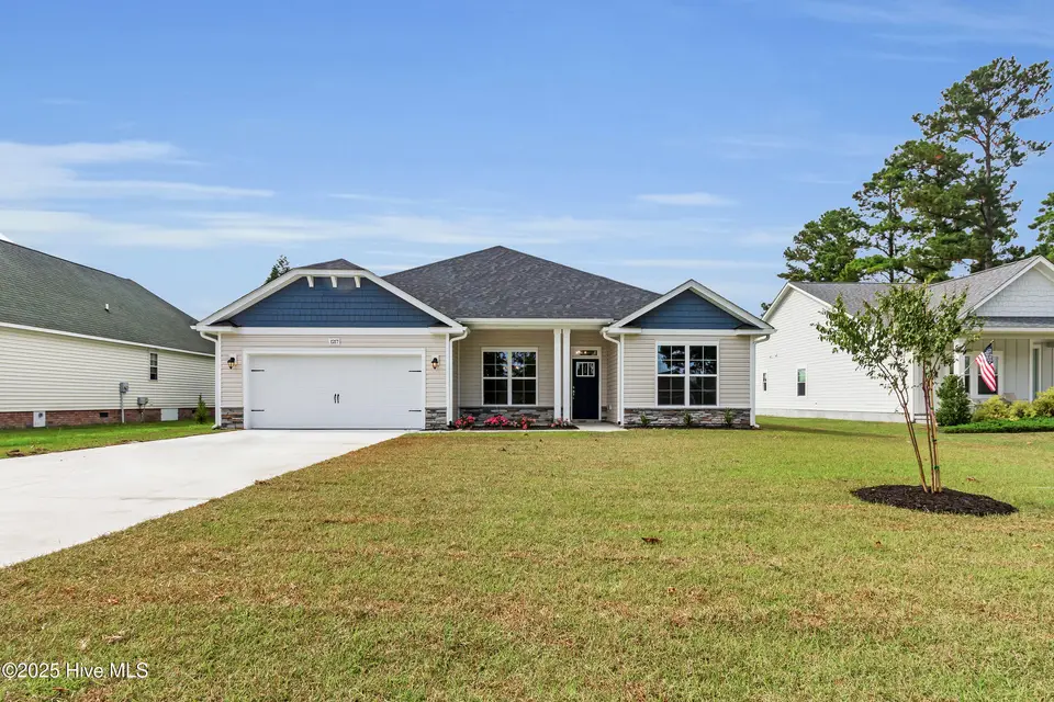 1217 Pelican Drive, New Bern, NC 28560 – photo 1 of 32: exterior