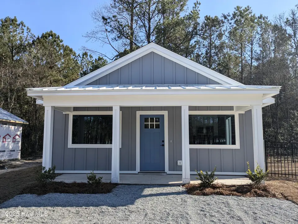 154 Long Pond Loop, Swansboro, NC 28584 – photo 1 of 45: PXL_20250207_192741071