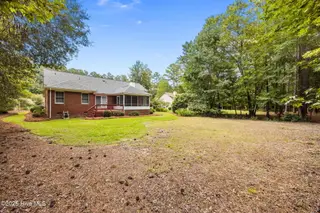 122 Saint Andrews Circle, New Bern, NC 28562 – photo 11: 6-web-or-mls-0C0A5302