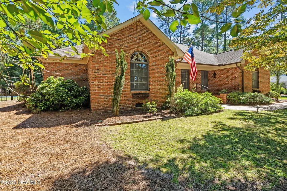 665 Donald Ross Drive, Pinehurst, NC 28374 – photo 1 of 60: 2-web-or-mls-DSC07014