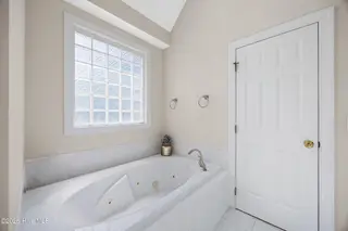4850 Wedgefield Drive, Wilmington, NC 28409 – photo 19: Bathroom (2)
