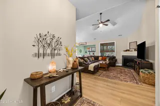 508 Crystal Road, Southport, NC 28461 — 3-bedroom home in Boiling Spring Lakes, Southport, NC, photo 11 of 50: 5_foyer