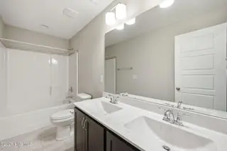 497 Holly Grove Drive, Winterville, NC 28590 – photo 18: Upstairs full bathroom