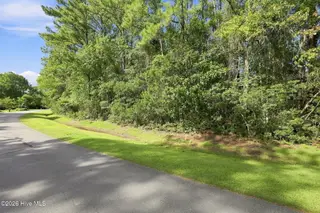 5105 Bucco Reef Road, New Bern, NC 28560 – photo 4: 7-web-or-mls-0C0A3343