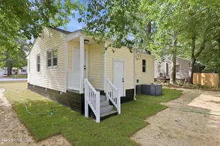 910 Simmons Street, New Bern, NC 28560 – photo 21: 23-web-or-mls-0C0A5130