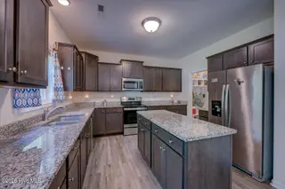 326 Station House Road, New Bern, NC 28562 – photo 10: Large Kitchen w/ Center Island