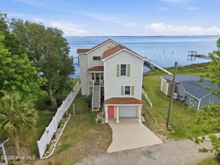 103 Waterfront Avenue, Newport, NC 28570 – photo 12: Font yard