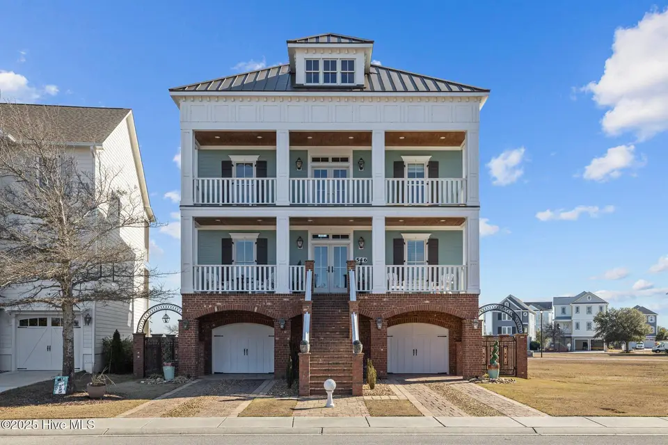 546 Cannonsgate Drive, Newport, NC 28570 – photo 1 of 67: 1-web-or-mls-1S3A9848
