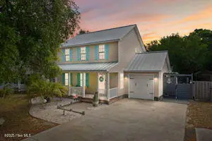 124 NE 15th Street, Oak Island, NC 28465 – photo 2: thumbnail-0196a7bc-fd13-72ef-9edf-f1b1e9