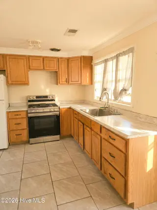 201 S Circle Drive, Rocky Mount, NC 27804 – photo 7: Kitchen