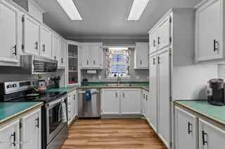 212 NE 33rd Street, Oak Island, NC 28465 – photo 10: 16-web-or-mls-BTS03396