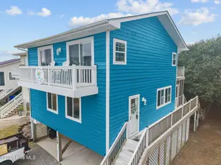 219 Oyster Lane, North Topsail Beach, NC 28460 – photo 4: 3-web-or-mls-DJI_20250910114752_0517_D