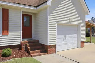 303 Plateau Drive, Greenville, NC 27858 – photo 4: 48-web-or-mls-IMG_2687