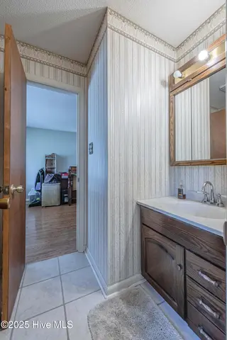 410 Regalwood Drive, Jacksonville, NC 28546 – photo 20: TR (54 of 81)