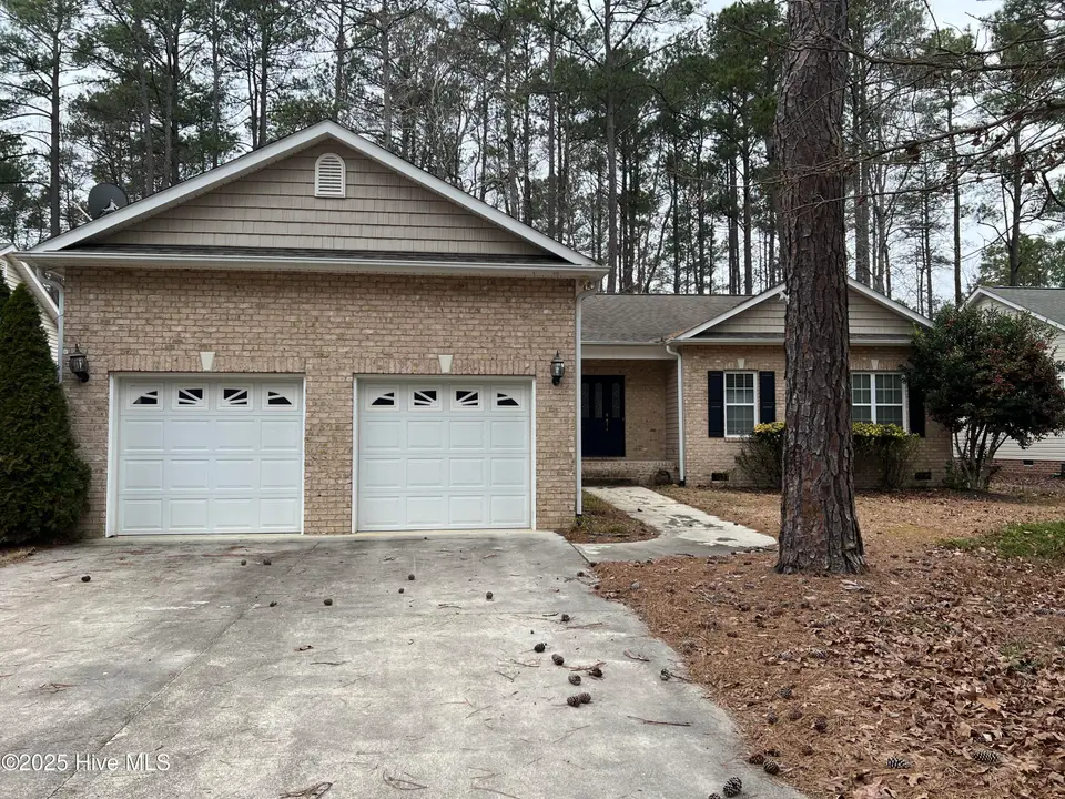 754 Riverbirch Drive, Vass, NC 28394 — 3-bedroom home in Woodlake, Vass, NC, photo 1 of 21: IMG_6492