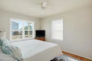 2004 W Beach Drive, Oak Island, NC 28465 – photo 20: 2004_W_Beach_Dr_Oak_Island_NC (37)